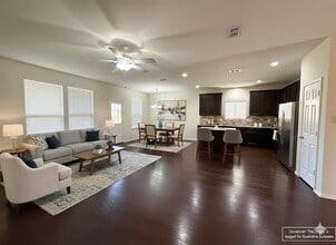 Building Photo - 412 Magma Dr