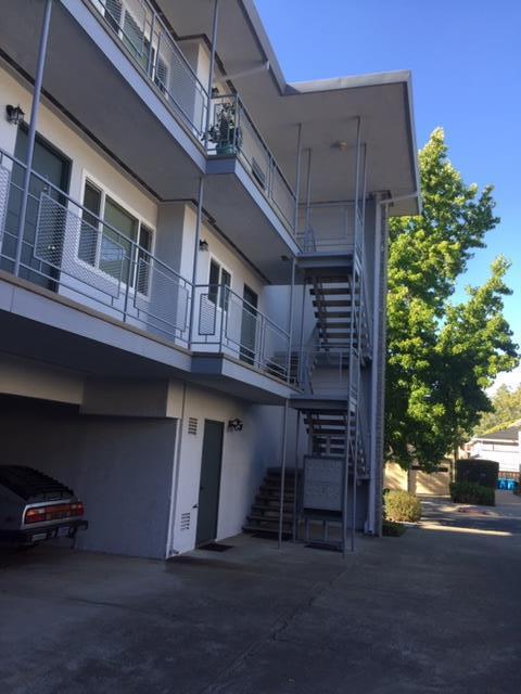 Building Photo - 1133 Paloma Ave