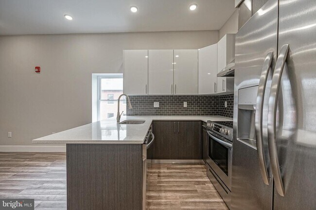 Foto del edificio - 1072 N Front St