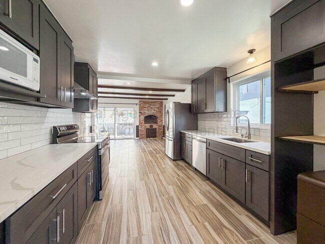 Foto del edificio - 6931 Wilson Way