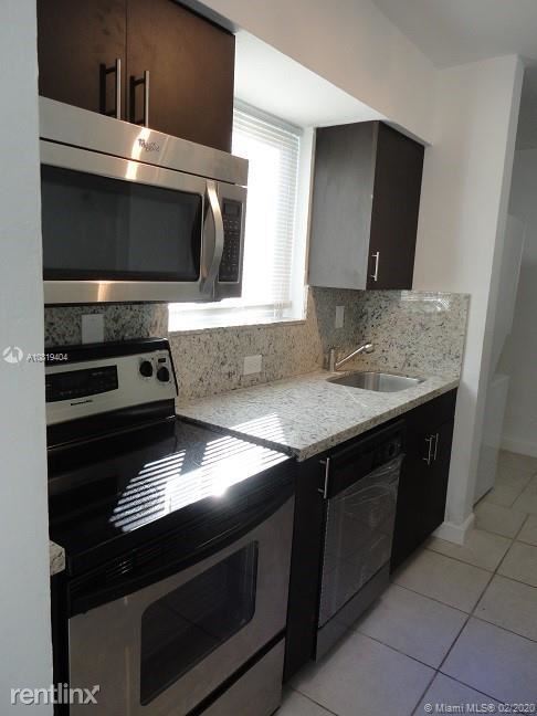 Building Photo - 2 br, 1 bath  - 3130 Hibiscus St