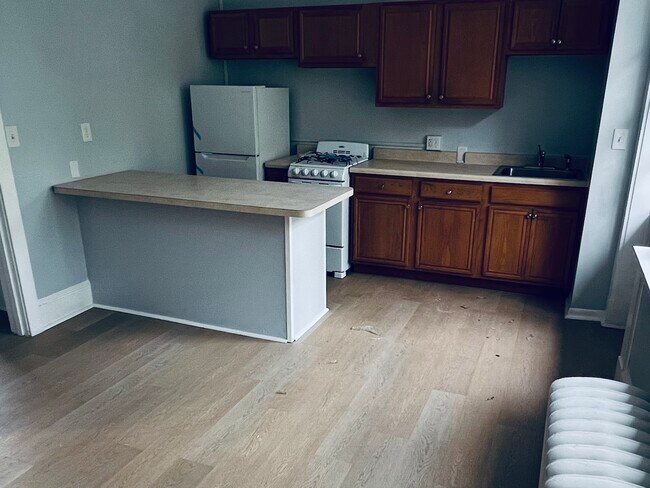 Building Photo - 367 Hudson Avenue, Unit 3