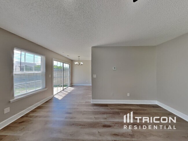 Foto del edificio - 7328 Brighton Hill Ln