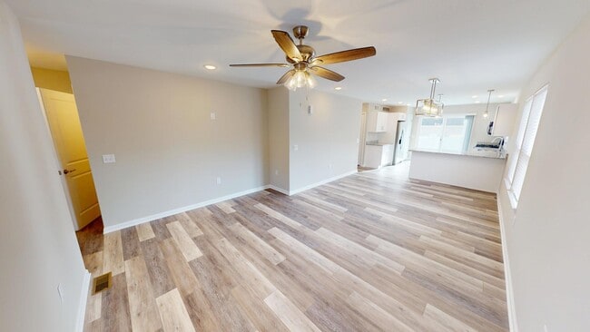 Building Photo - 513 St George St