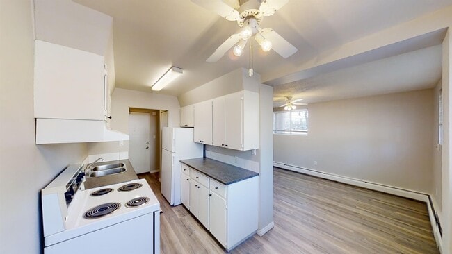 Building Photo - 9932-9105 105 Ave