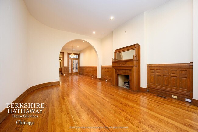 Foto del edificio - 23 E Division St