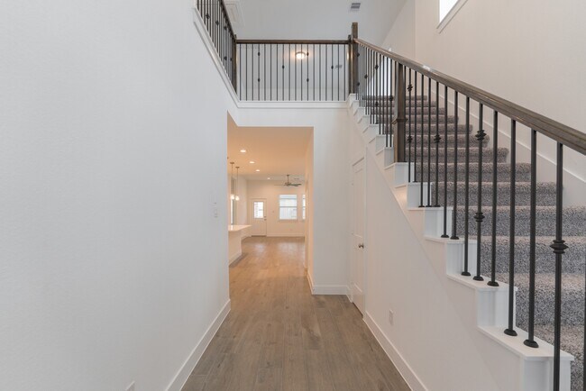 Building Photo - 10516 Wild Rice