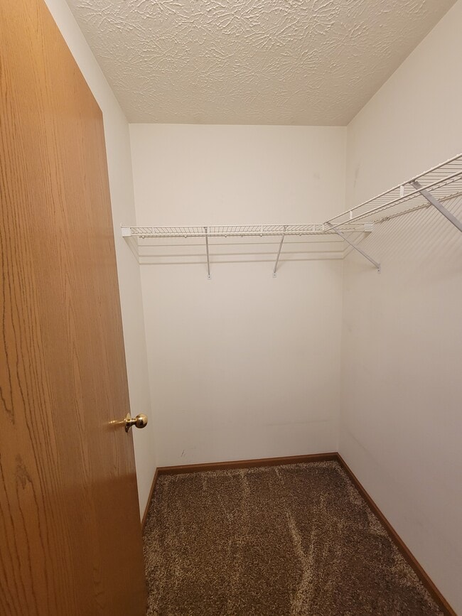 Building Photo - 80 Phillips Ct