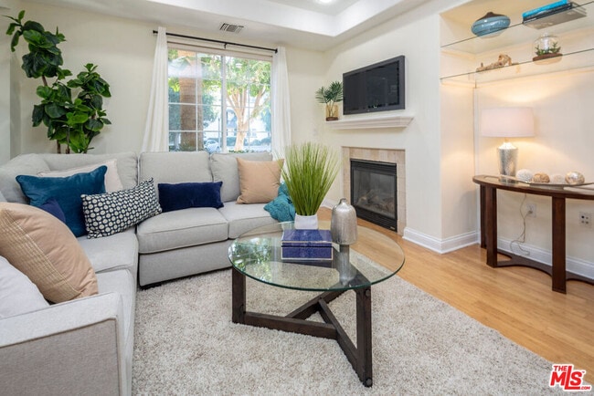 Building Photo - 12975 Agustin Pl