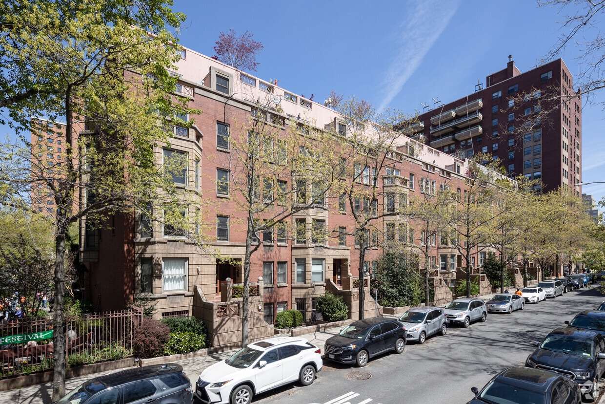 Primary Photo - The Columbus Townhouses