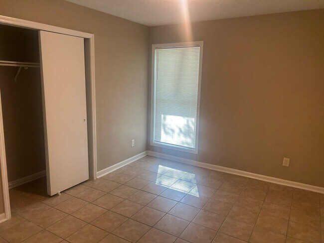 Foto del edificio - 5106 Blacksmith Dr