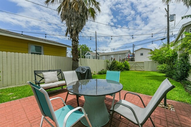 Building Photo - 1402 26th St