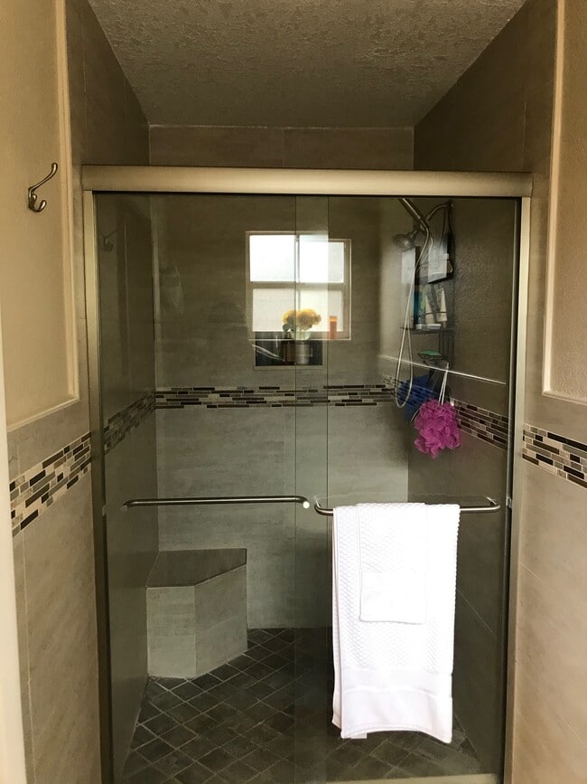 Master bath - 14618 SW 122nd Pl