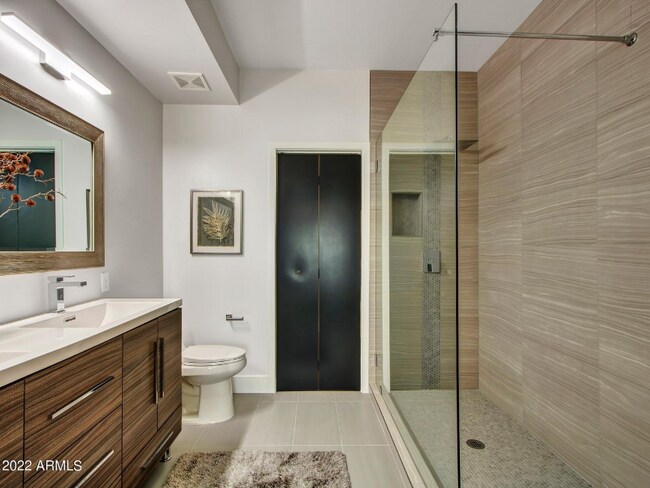 Foto del edificio - 525 W Lakeside Dr