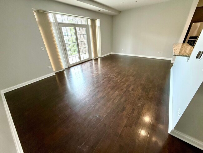Building Photo - 1800 Amberley Ct