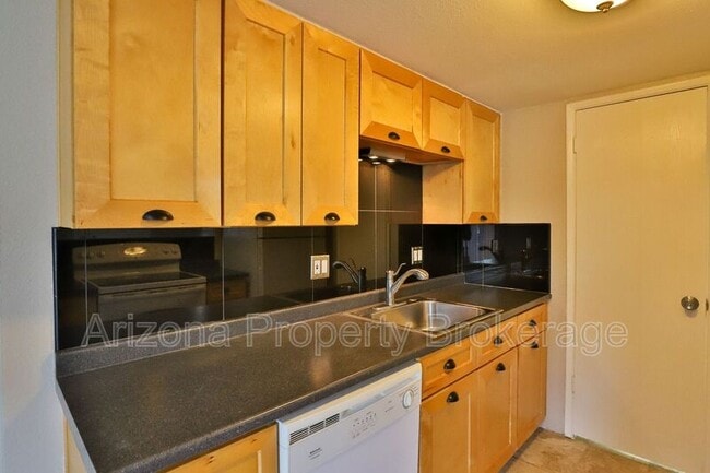 Photo - 851 E. Cochise Dr. Townhome