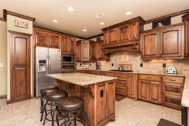Building Photo - 5602 W Murfield Dr