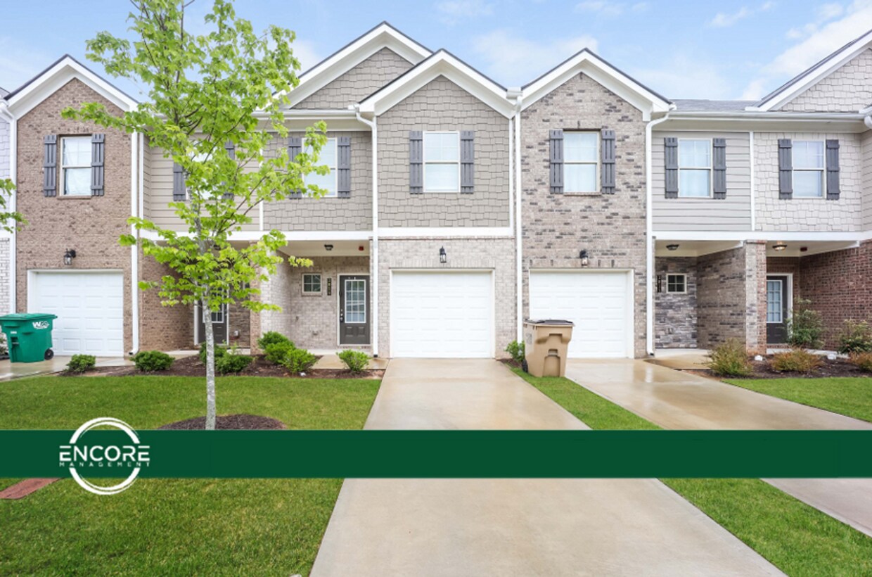 Primary Photo - 3 Bedroom Townhome in Jonesboro!