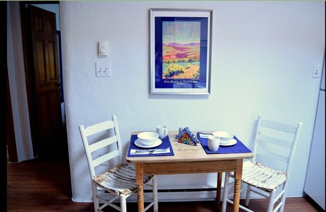 Building Photo - 226 Kit Carson Rd