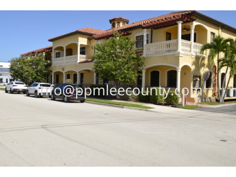 Primary Photo - Fantastic 2nd Floor Luxury Condo with GARA...
