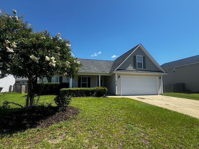 Foto principal - 3 Bedroom 2 Bath with Bonus in Hope Mills