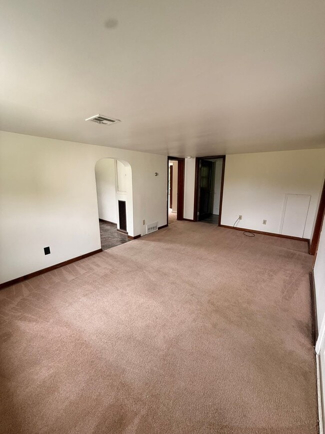 Building Photo - 4955 Bull Creek Rd