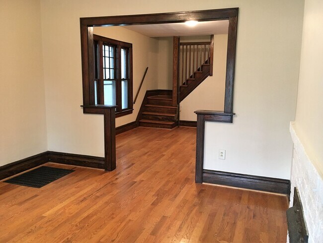 Foto del edificio - 431-433-433 E Tompkins St