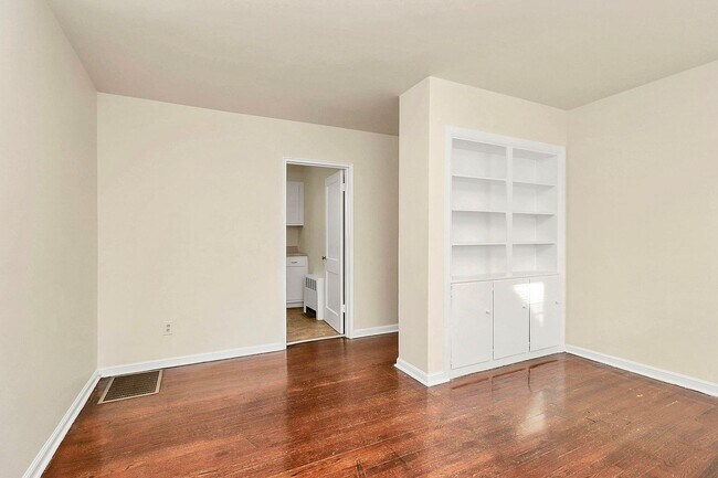 Foto del edificio - Spring Rent Special on this Cute 2 Bedroom Condo in Selwyn Village!