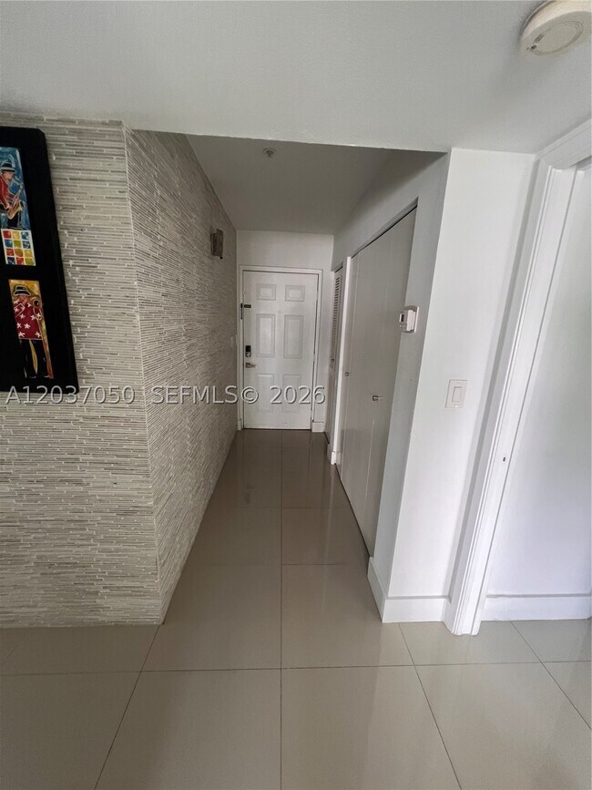 Foto del edificio - 4370 NW 107th Ave
