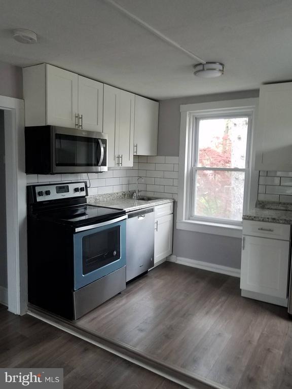 186 Gibbsboro Rd Unit 4, Clementon, NJ 08021 Room for Rent in