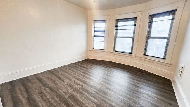 Foto del edificio - Rent ready!