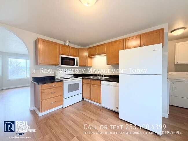 Building Photo - 5020 S Tyler St