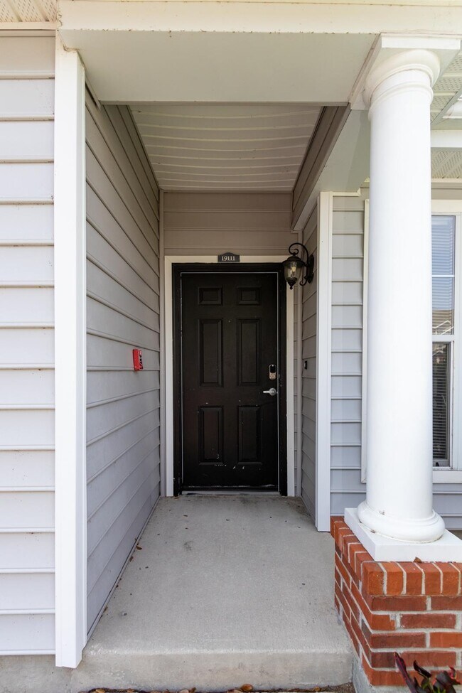 Building Photo - 19111 Harbour Vista Cir