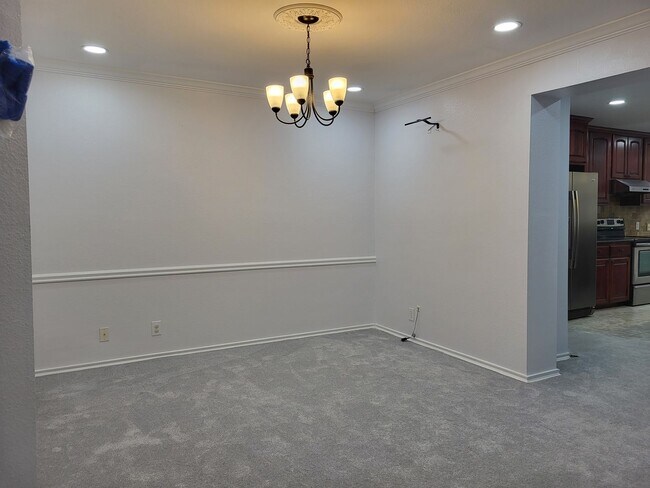 Building Photo - Ready For Move In