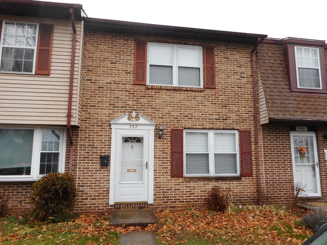 353 Girard St, Havre de Grace, MD 21078 Townhome Rentals in Havre de