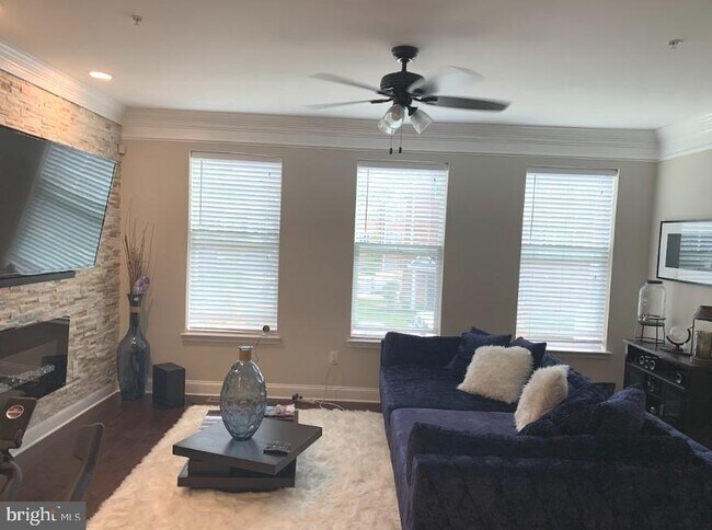 Foto del edificio - 15628 Sunningdale Pl