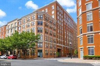 Building Photo - 1201 N Garfield St