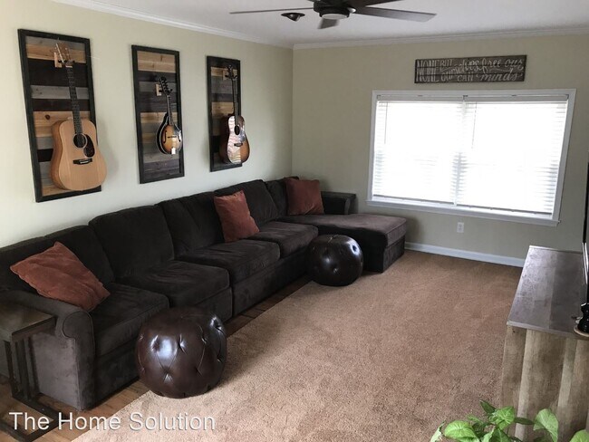 Foto del edificio - 3 br, 1.5 bath House - 8 Dover Court