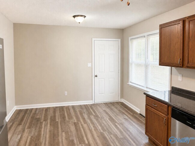 Foto del edificio - 2607 Bonnieview Dr NW
