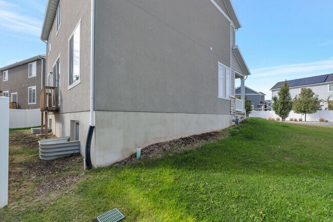 Foto del edificio - Spotless House, corner lot, 2 car attached