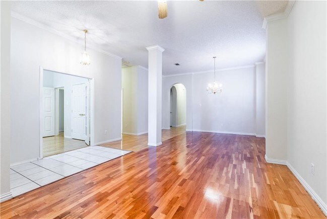 Foto del edificio - 4204 Briarbend Rd