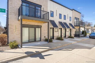 Building Photo - 105 Laurel Ct