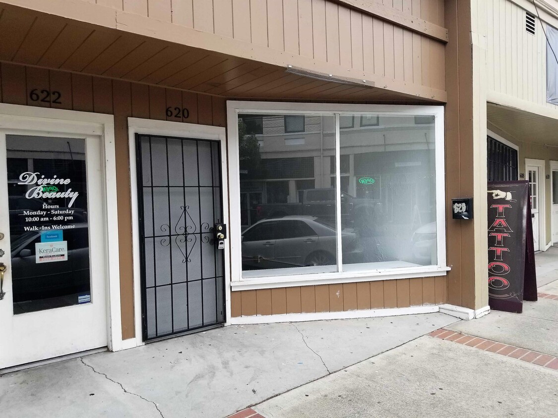 Primary Photo - 620 W 2nd St