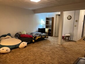 Building Photo - 47 Carol Ct