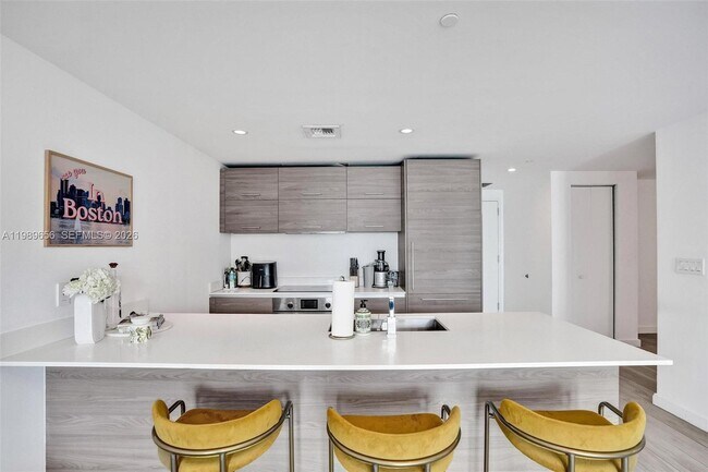 Foto del edificio - 1300 S Miami Ave