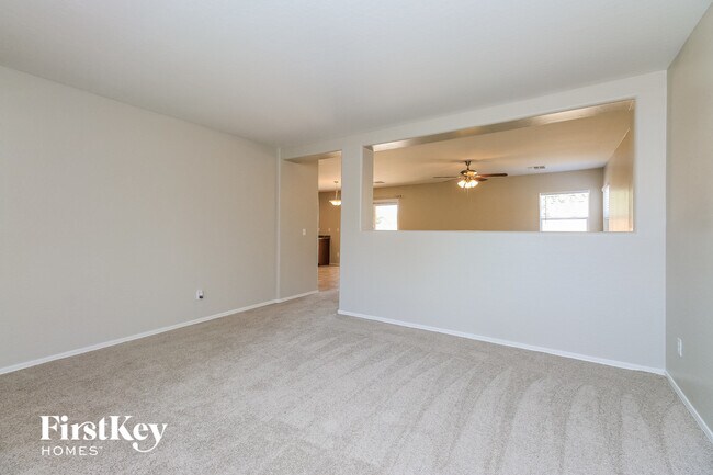 Foto del edificio - 28183 N Superior Rd