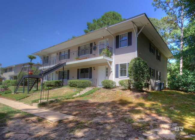 Building Photo - 320 Volanta Ave
