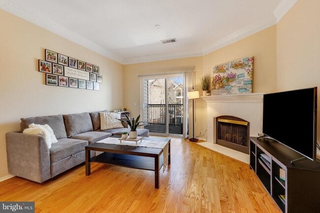 Foto del edificio - 1591 Spring Gate Dr.