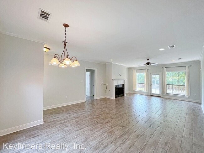Foto del edificio - 3 br, 2 bath House - 10136 Springtree Ave.