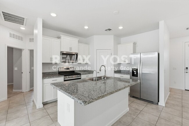 Foto del edificio - Move-In Ready Beauty with Granite Counters & Private Backyard!
